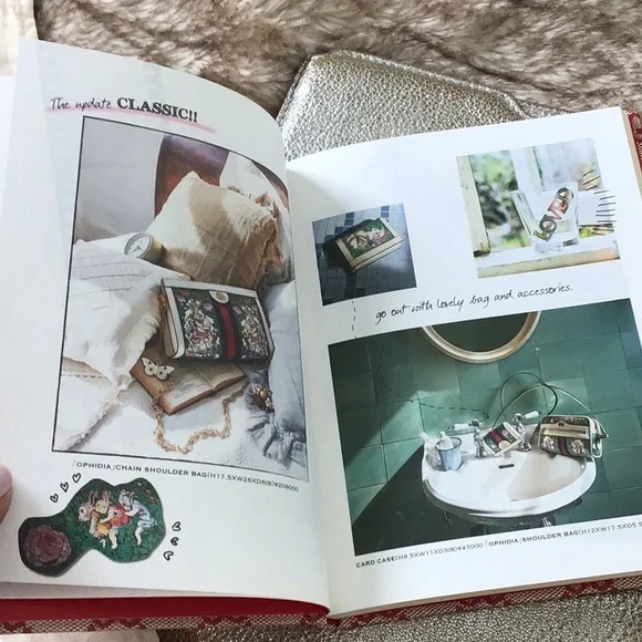 Gucci Cream Tote and Red Patterned Notebook - Picture 9 of 10